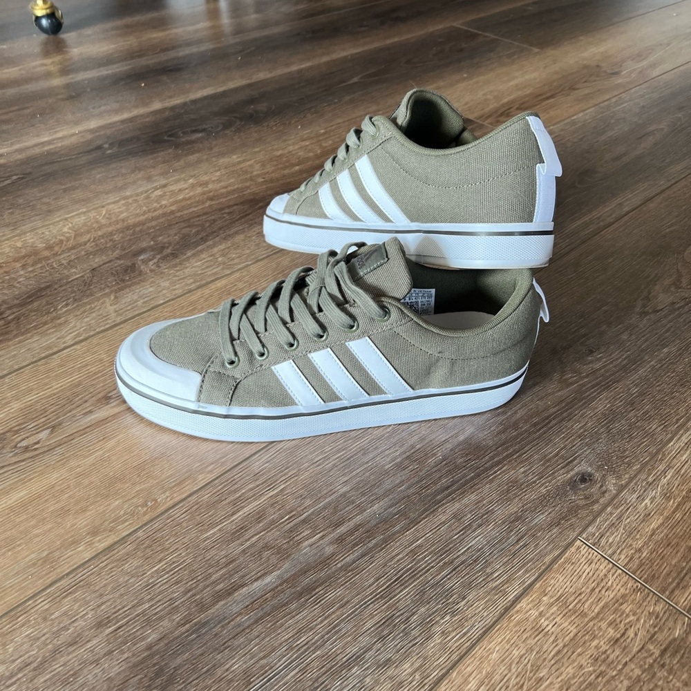 Adidas Nizza low. Mens sz.9 worn once.